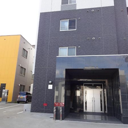 ようこそ札幌へ! 大通公園まで地下鉄10分 定員6名 Firetv完備 1階はセコマ Sapporo Exterior foto