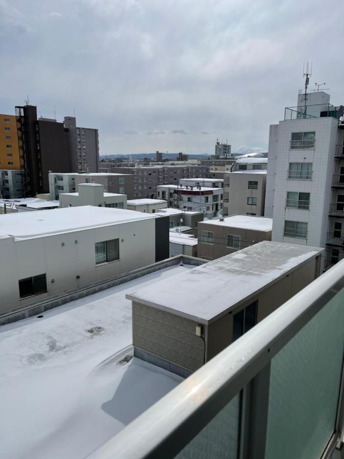 ようこそ札幌へ! 大通公園まで地下鉄10分 定員6名 Firetv完備 1階はセコマ Sapporo Exterior foto