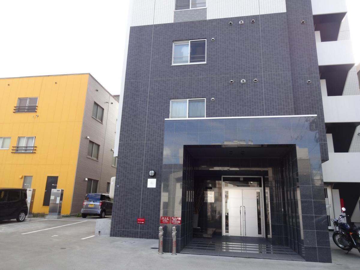 ようこそ札幌へ! 大通公園まで地下鉄10分 定員6名 Firetv完備 1階はセコマ Sapporo Exterior foto